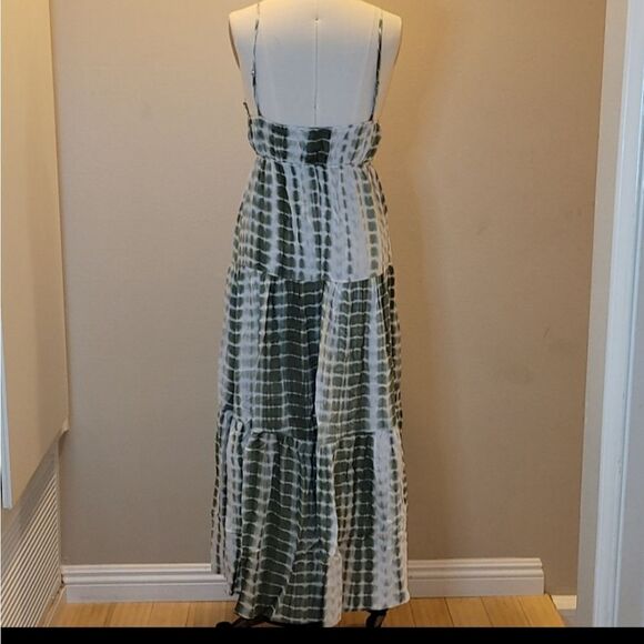 💲2️⃣0️⃣ Bundled ✔️Tie Dye Cut Out Open Back Maxi Boho Olive Dress Sz M - Picture 6 of 11